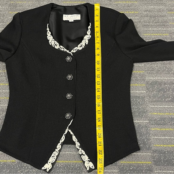 ST. JOHN Evening Santana Knit Blazer Jacket Black Wool Embroidered Beaded Size 2 - Picture 15 of 16